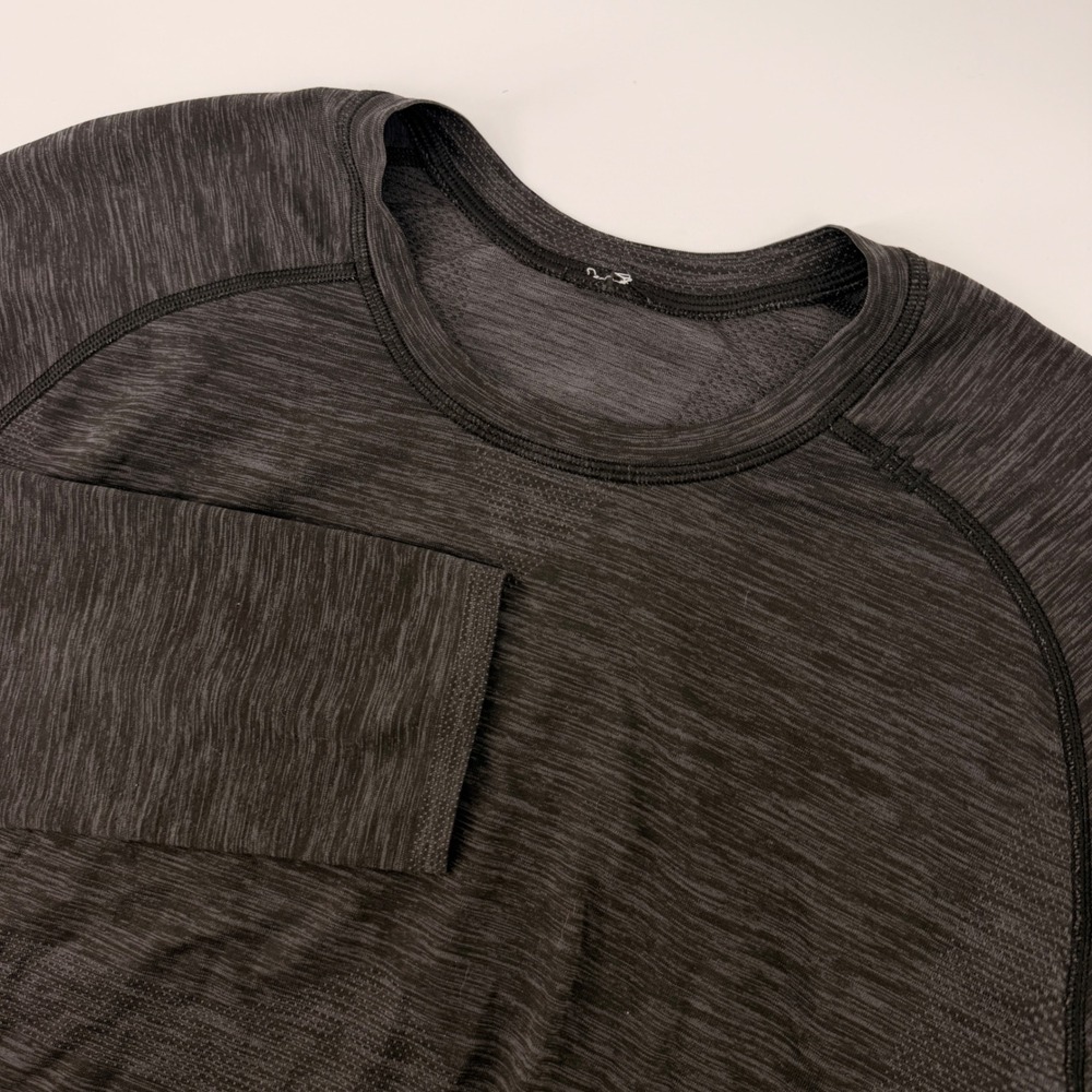 Lululemon Metal Vent Tech Long Sleeve Mens M Charcoal Grey Heathered Seamless